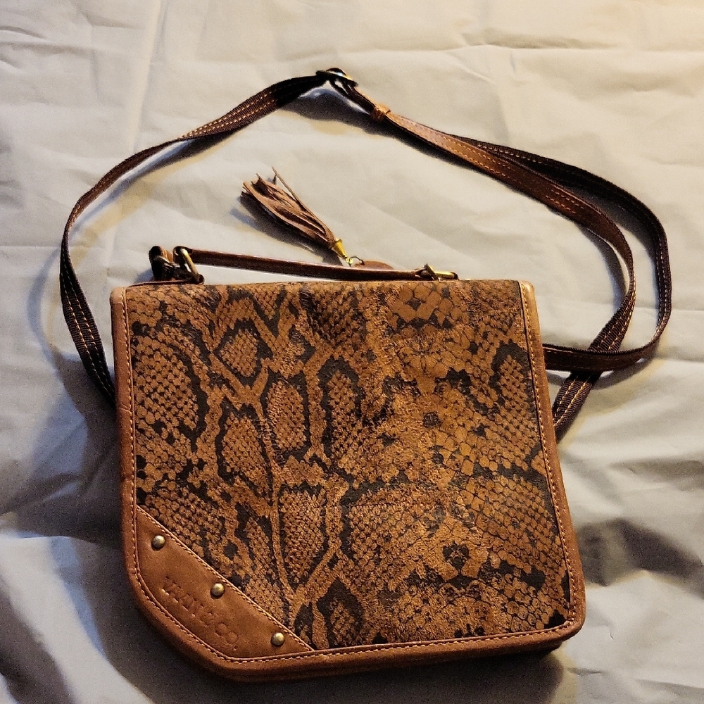 Vann & Co  crossbody purse Mm